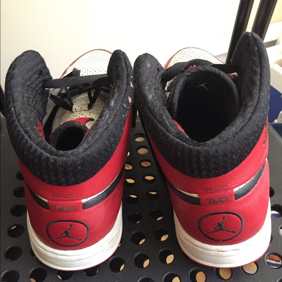 Nike Air Jordans Sz 9 - Picture 4 of 5